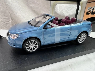 1/18 scale NOREV VW VOLKSWAGEN EOS BLUE - Image 1 of 4
