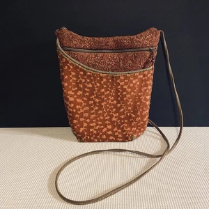 Maruca Umhängetasche kleine Tasche Handtasche hellbraun schwarz Handarbeit in Boulder - Bild 1 von 10