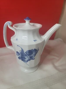 Vintage Royal Copenhagen 10/8502 Blue Flowers Ribbed Coffee Pot - Picture 1 of 8