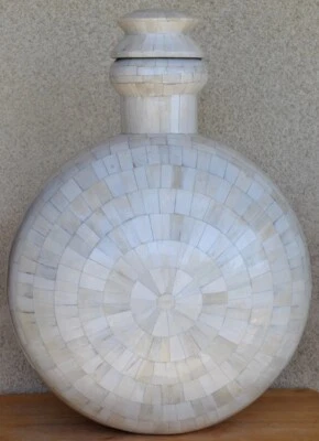 Vaso redondo marroquino grande 21" de altura feito à mão com incrustação de ossos - Imagem 1 de 4