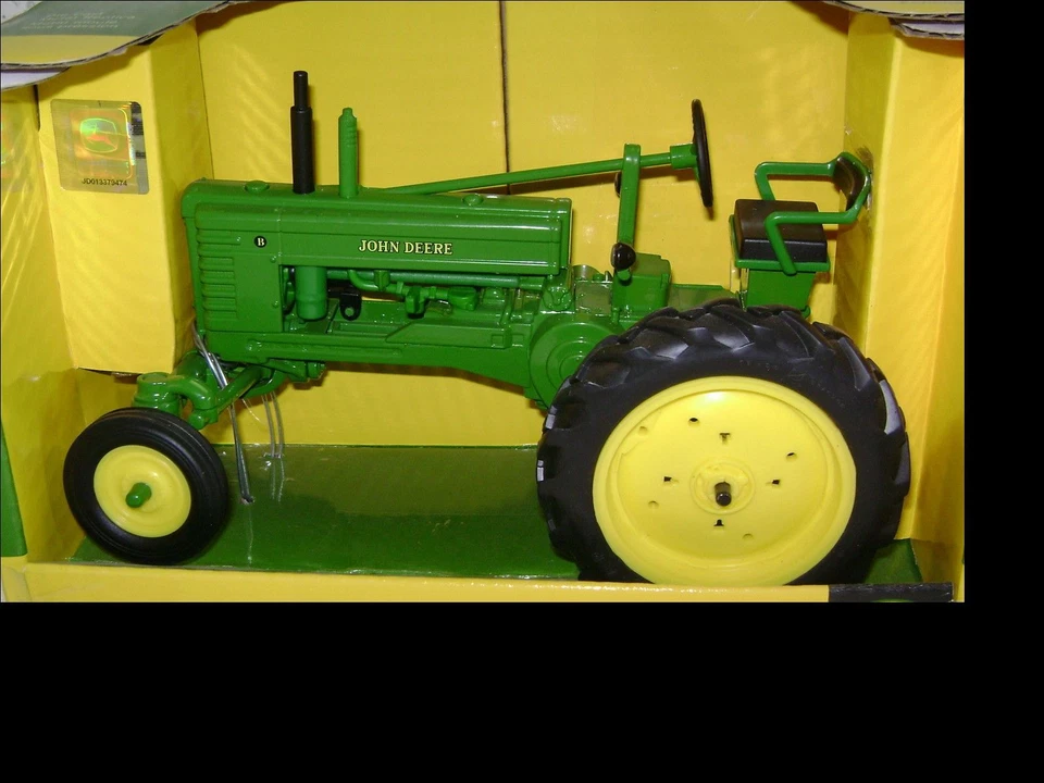 1/16 John Deere BW Wide Front Styled Tractor 1947 Ertl 45300