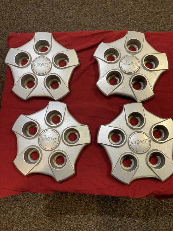 SET OF FOUR 2007-2016 OEM 16" Jeep Compass Patriot Silver Center Cap 56738-A - Image 1 of 1