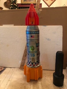 * VINTAGE JAPAN LATTA A BATTERIA APOLLO 16 SPACE EXPLORER NAVE - Foto 1 di 5