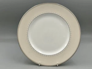 Wedgwood Knightsbridge - 8" Dessert / Salad Plate. - Picture 1 of 2