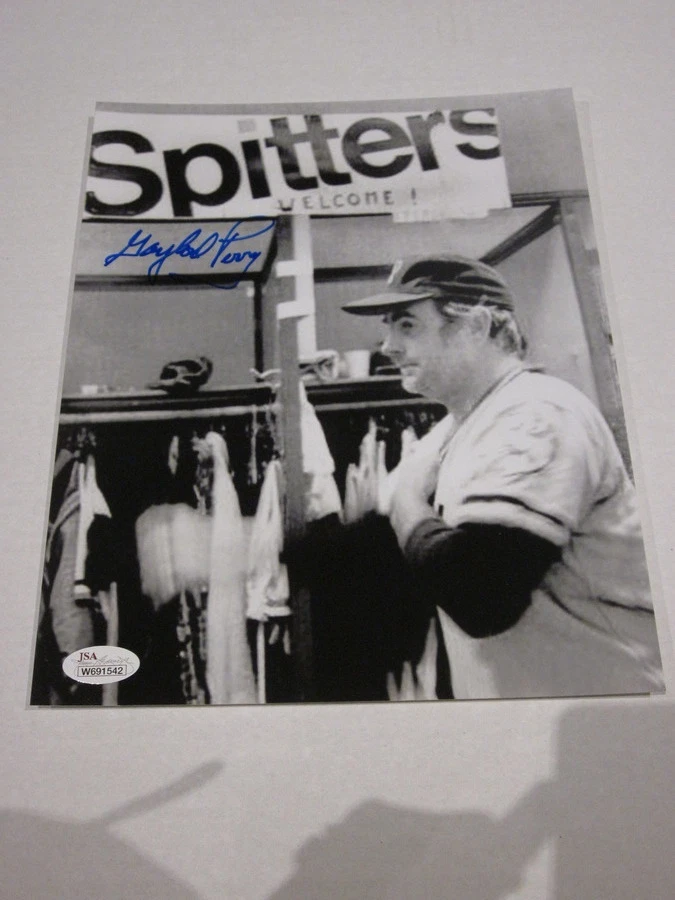 Gaylord Perry Spitters Welcome Spitball Signed Auto Autographed 8x10 JSA - Image 1 of 1