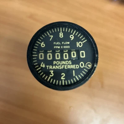 Indicador de tasa de flujo y consumo Bendix Aviation Corporation tipo MA-9 Foto 1 de 4