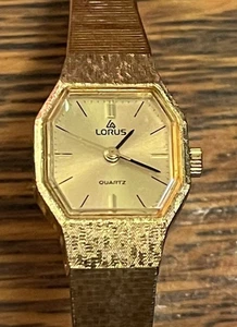 WOMANS WATCH~ LORUS QUARTZ Y481 6680~ GOLD TONE - Picture 1 of 8