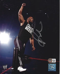 The Rock Dwayne Johnson Signed 8x10 Photo WWE WWF Auto Photo File Beckett LOA - Picture 1 of 2