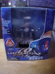 Lost In Space Battle Ravaged Robot Action Figure Trendmasters 1997 -NIB - Foto 1 di 6