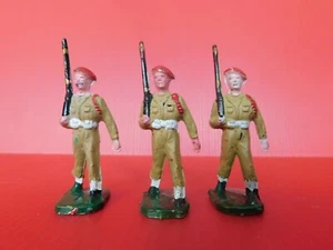CYRNOS / ARMEE FRANCAISE : BEL ENSEMBLE DE 3 PARACHUTISTES AU DEFILE - Imagen 1 de 6
