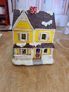 California Creations #SE150 "Country House" Painted Plaster Building - Picture 1 of 7