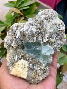5020 CTS Beautiful Aquamarine Crystal with Muscovite Combine specimen - Picture 1 of 4