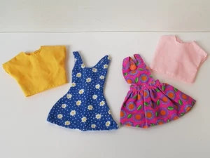 Barbie Kleiderpaket Pretty Fashions Flower #68580 und Great Weekend #68014 - Nr.293 - Bild 1 von 4