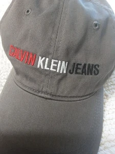 Cappello Calvin Klein Jeans Berretto Grigio Baseball Regolabile Stile Casual Abbigliamento - Foto 1 di 10