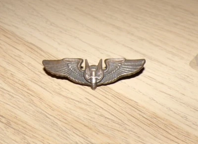 ORIGINAL MILITAIRE INSIGNE BREVET AIR FORCE BOMBARDIER WW2 STERLING US ARMY TBE - Photo 1/2