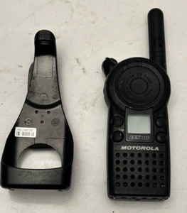 Motorola CLS1110 UHF Business Dwukierunkowe radio Walkie Talkie Klips do paska bez baterii - Zdjęcie 1 z 9