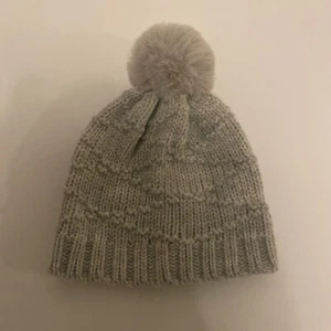 Primark grey baby beanie hat with Pom Pom - 0-6 month - Picture 1 of 5
