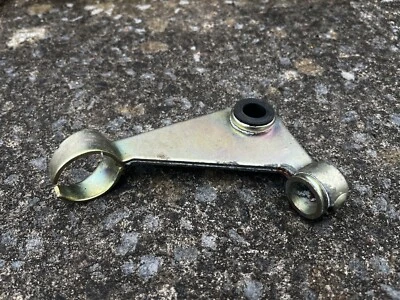 Peugeot 205 GTi BE1 clutch release arm return lever - 2171.22 — 第 1/3 张图片