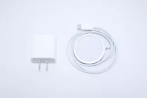 Apple A2140 MagSafe iPhone Wireless Charger Fast Charging w/ 20W Adapter A2305 - Picture 1 of 8