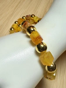 Shades Of Yellow-8mm Cubed Acrylic Beaded Stretch Bracelet W/Gold Toned Accents - Picture 1 of 3
