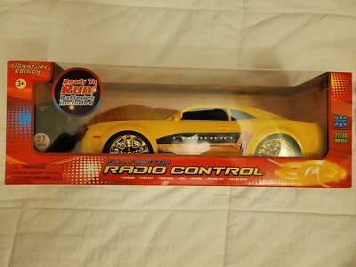 Chevy Camaro Ultimate Series Signature Edition Full Function RC Car 27/49 MHz - Image 1 of 4