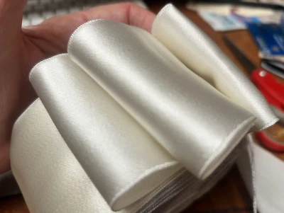 винтажная атласная вискозная лента 1930-е 2 7/8 дюйма кремовая 1 ярд сделано во Франции - Изображение 1 из 4