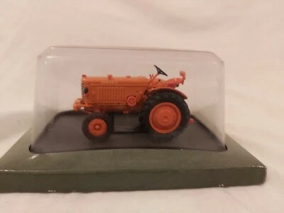 HACHETTE 1:43 scale  1950  RENAULT R 3042 Tractor. - Image 1 of 2