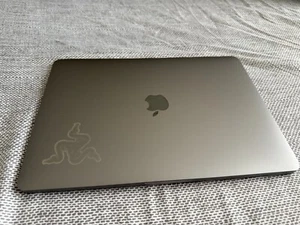 Apple MacBook Pro Touch Bar 13"(256 GB SSD, Intel Core i5 8th Gen., 2.30 GHz,... - Picture 1 of 6