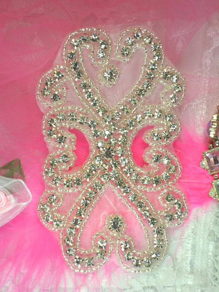 Aplique de diamantes de imitación con cuentas de plata cristalina XR52 4" Foto 1 de 1