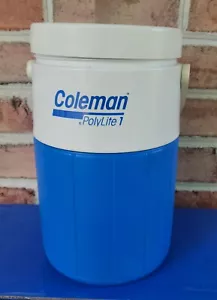 Jarra enfriadora de agua vintage de 1 galón Coleman PolyLite con pico #5596 azul - Imagen 1 de 5