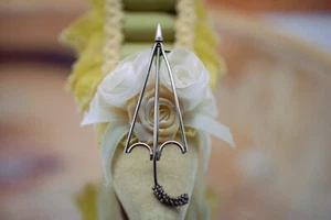 Vintage Brooch/Pin Umbrella Silver Metal 1950' - Picture 1 of 10