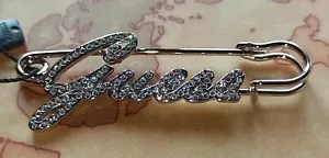 GUESS - Spilla con Strass cm 8 x 3 - Foto 1 di 8