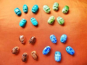 75 cuentas de escarabajos de piedra de cerámica de arte egipcio hechas a mano con jeroglíficos joyas - Imagen 1 de 1