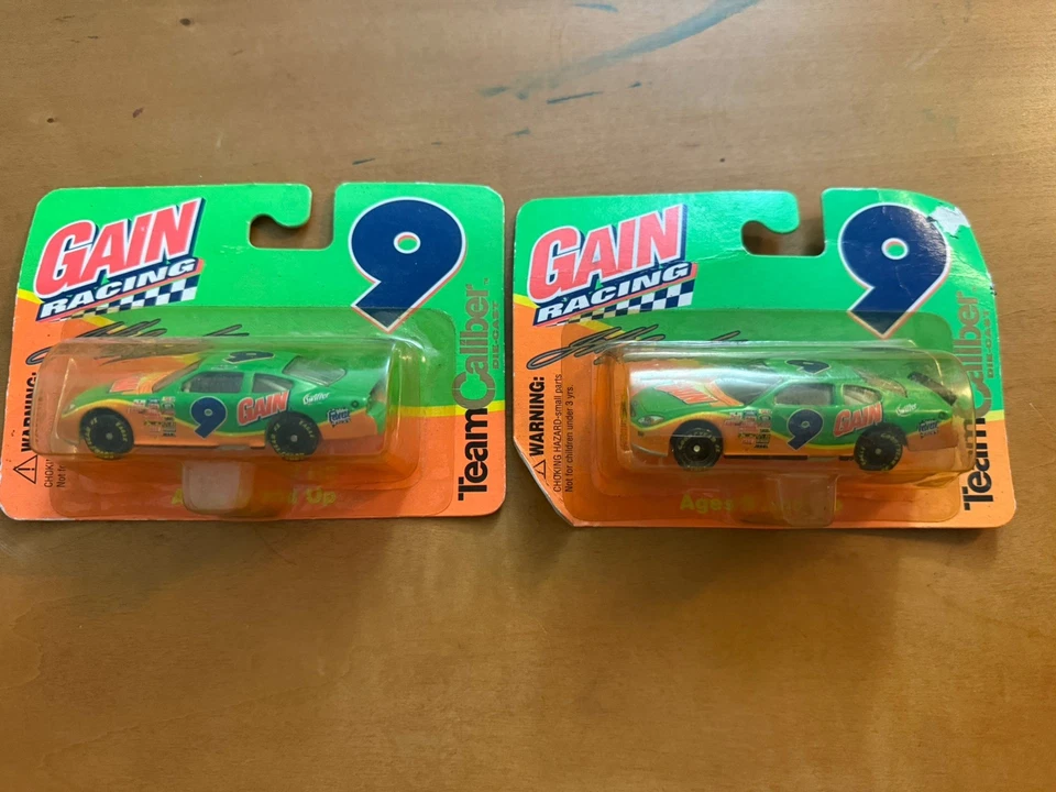 Team Caliber #9 Gain 2001 Ford Taurus 1 24 Diecast Car