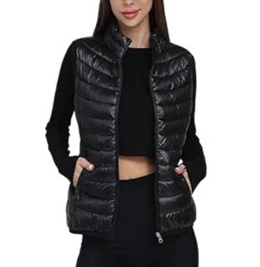Uniqlo Black Puffer Vest Lightweight Down Quilted Zip-Up Outerwear Size XL - Picture 1 of 6