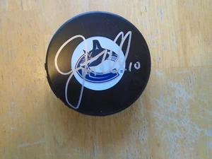 Jeff Tambellini Autogramm Vancouver Canucks Puck - Bild 1 von 3