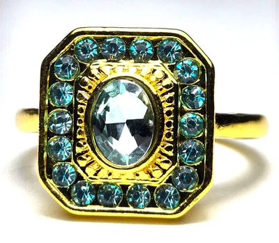 Vintage Style Gorgeous Golden Square Setting Oval Center Green Stones Ring - Image 1 of 4