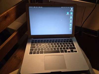 macbook air 13 2017 Con Sequoia - Immagine 1 di 3