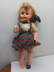 Vinrage 24" Suzy Smart Puppe Schulmädchen Outfit-Deluxe Lesen TEILE/REPARATUR - Bild 1 von 24
