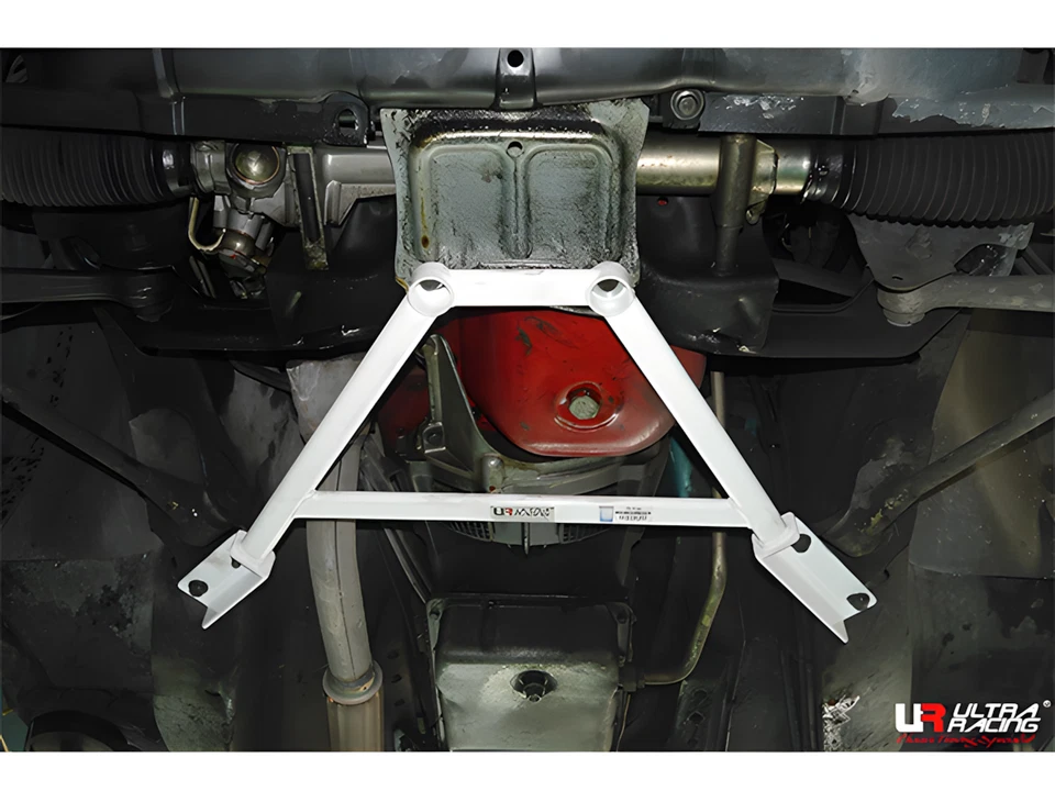 Ultra Racing Strebe vorn unten 4-Punkt - 90-98 Volvo 940 2.3 (2WD) (Sedan) - Bild 1 von 1