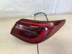 Feu arrière droit passager INFINITI Q50 2018-2021 RH OCCASION OEM - Photo 1/11