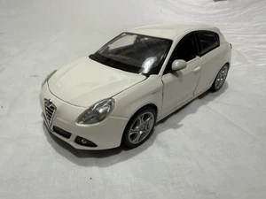 Alfa Romeno Giulietta Burago 1:24 No Polistil Mebetoys - Foto 1 di 17