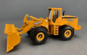 1:50 Ertl 5085 Diecast John Deere 744H Wheel Loader D1459 - Picture 1 of 8