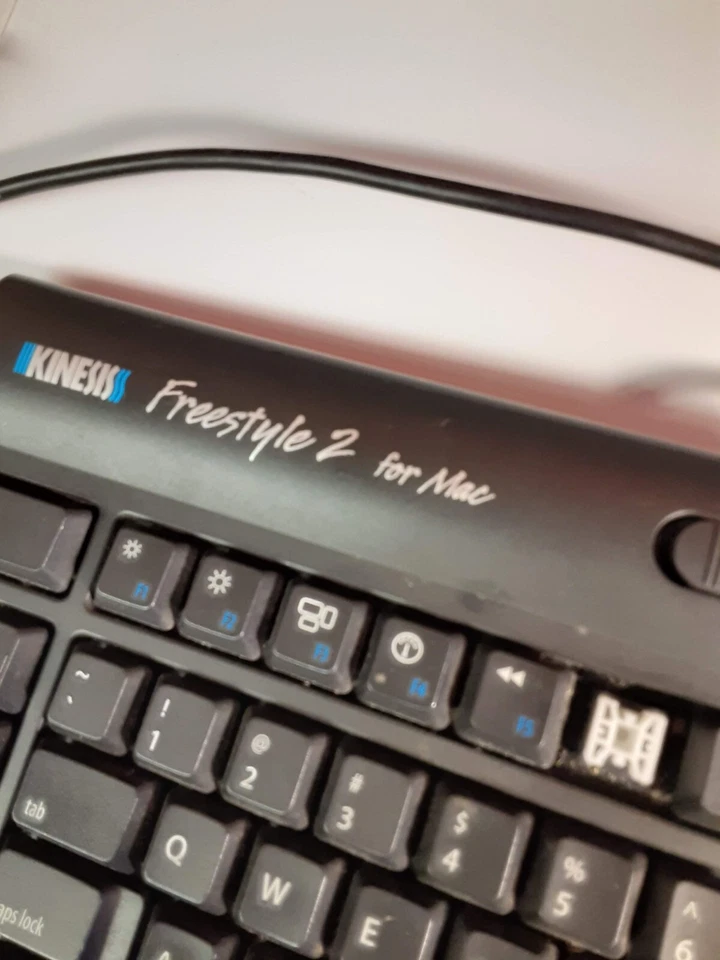 Kinesis Freestyle2 USB Keyboard KB-800H KB800HMBUS20 USB 2.0 - Image 1 of 4