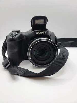 Sony Digital Camera with Optical Zoom and Flash Model DSC-H200 20.1 Mega Pixels - Image 1 of 4
