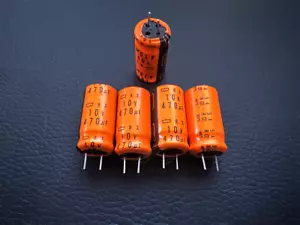 10 Stück RX10VB471M12.5X25C Chemi-Con 470uF 10V 12x25 Elektrolytischer PC-Pin Kondensator - Bild 1 von 2