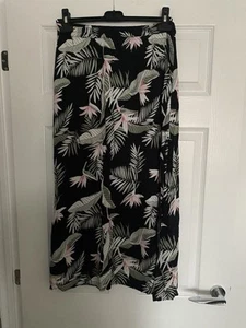 Vero Moda Skirt Size Medium - Picture 1 of 4