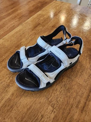 Sandalias Ecco Yucatán Offroad Mujer Talla 41 UE Zapatos Gris Blanco Cuero Senderismo Foto 1 de 4