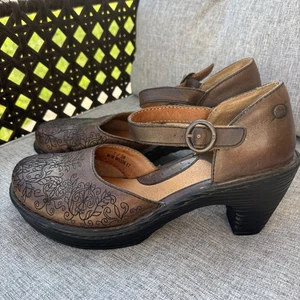 Born Women's 7M Simeon Bronze Hickory Tooled Leather Mary Jane Heel Sandals - Picture 1 of 15