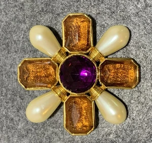 Vintage Avon Maltese Cross Brooch Pendant Faux Pearl Purple Stone Gold Tone - Picture 1 of 4